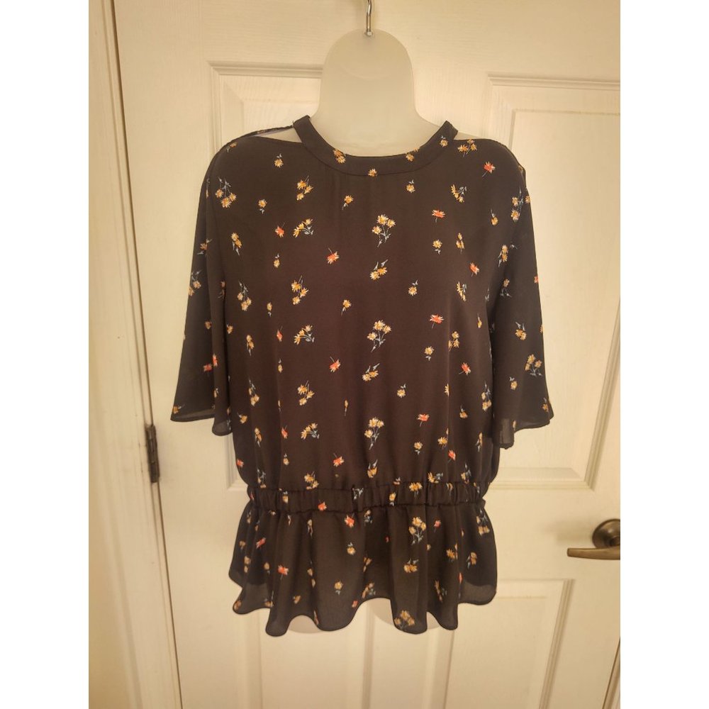 Belle Sky Blouse Black With Floral Print  Size Large